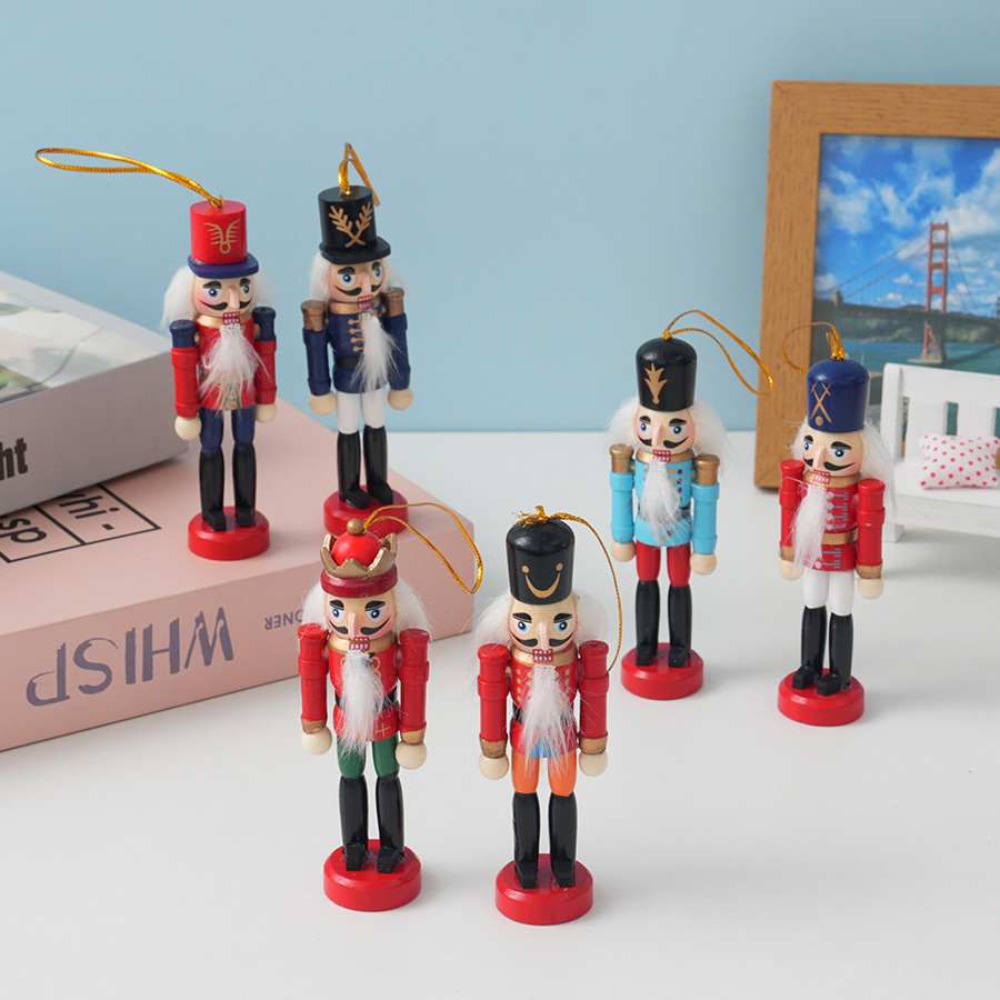 6 قطع من دمى كسارة البندق الخش - مراجعة Nutcracker Figurine وسعره