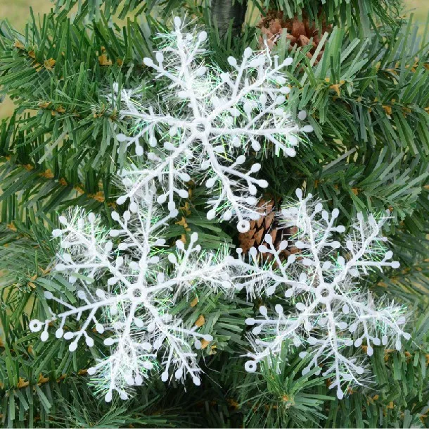 30 قطعة من زينة ندف الثلج لعيد - مراجعة Christmas Tree Artificial وسعره