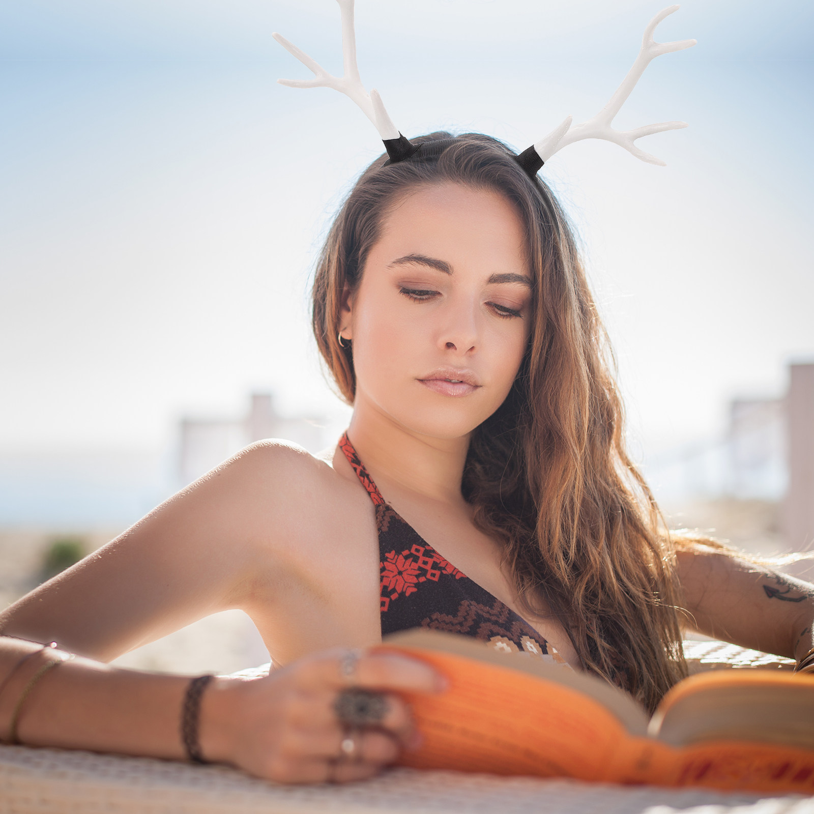 قطعة واحدة من طوق الشعر الرائع - مراجعة Reindeer Antlers Headband وسعره